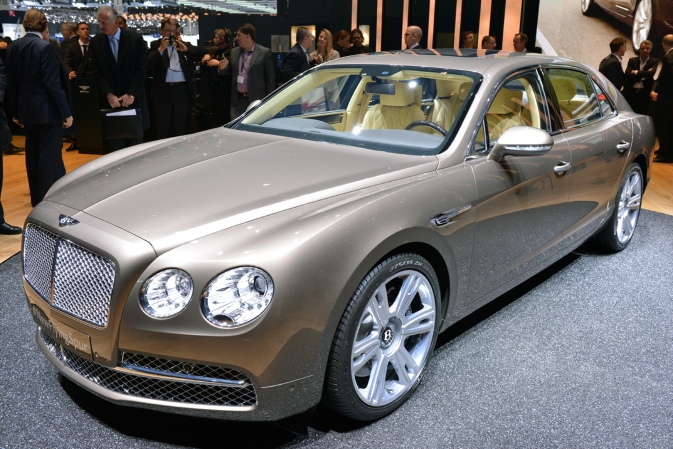 Bentley Flying Spur, forse l'auto di lusso più rappresentativa